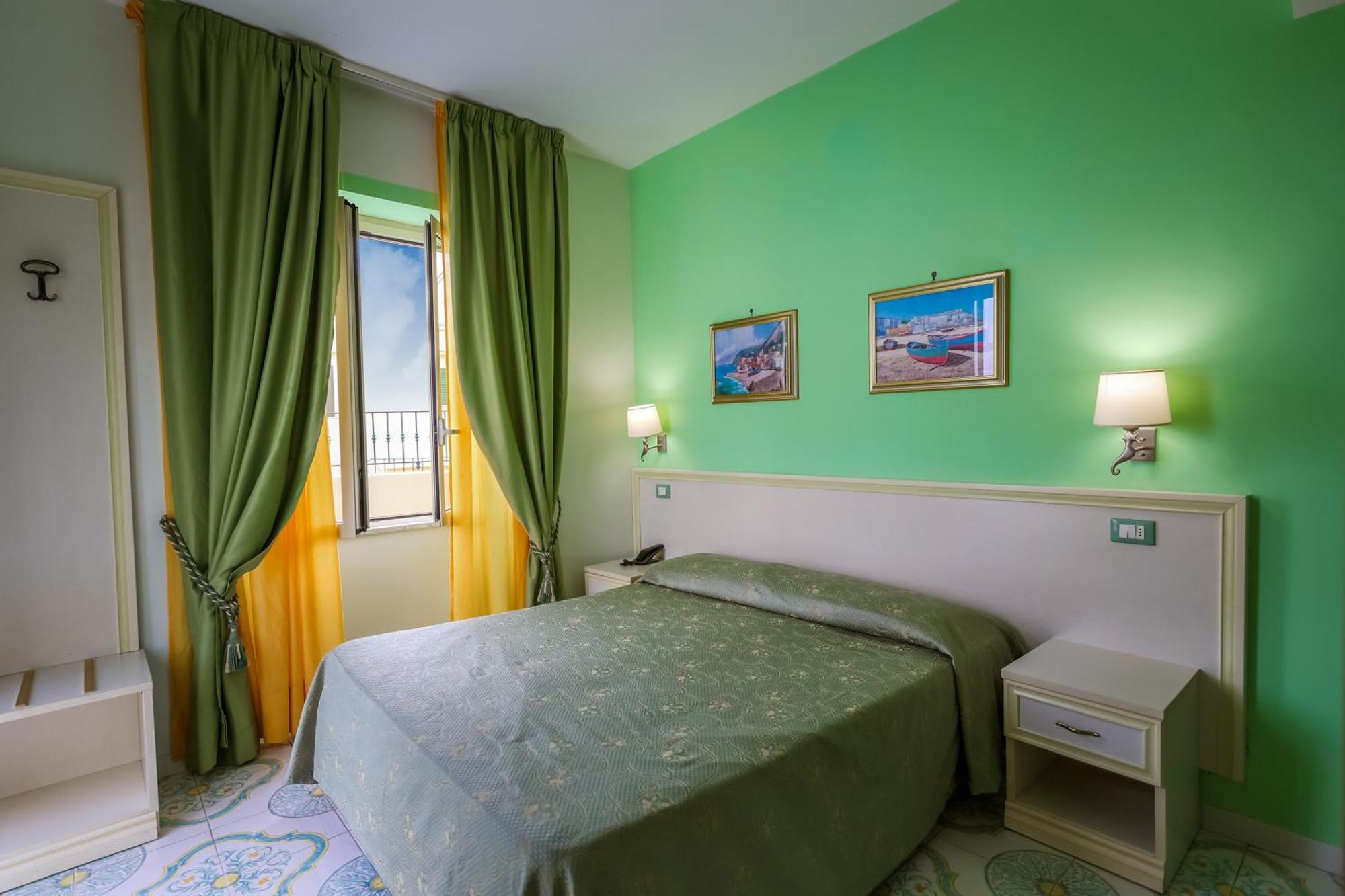 Rivamare Hotel