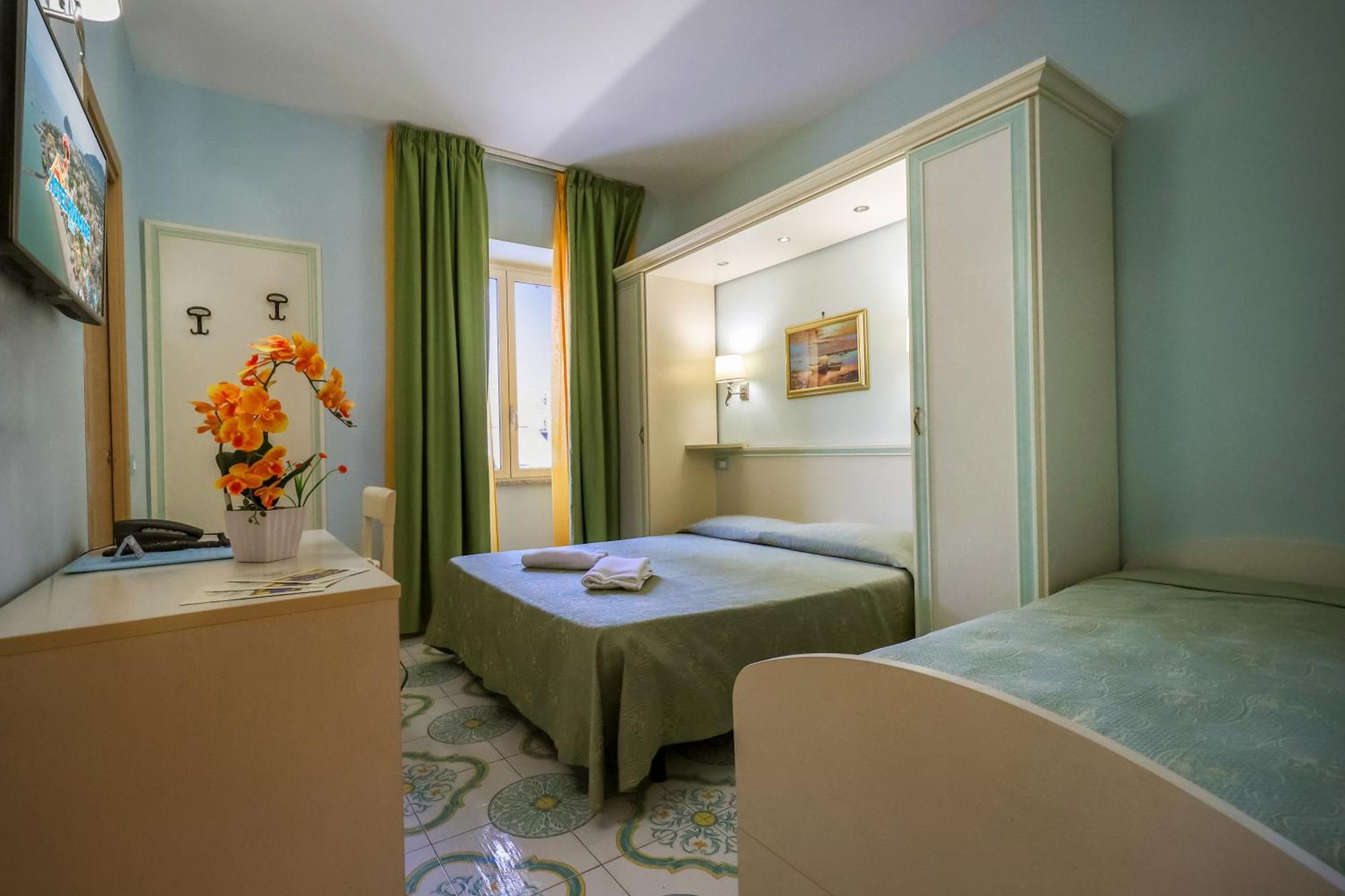 Rivamare Hotel 3*